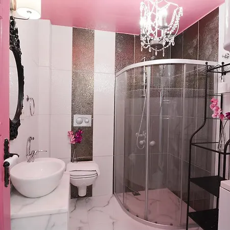 ホテル Kiraz Cicegi Butik *